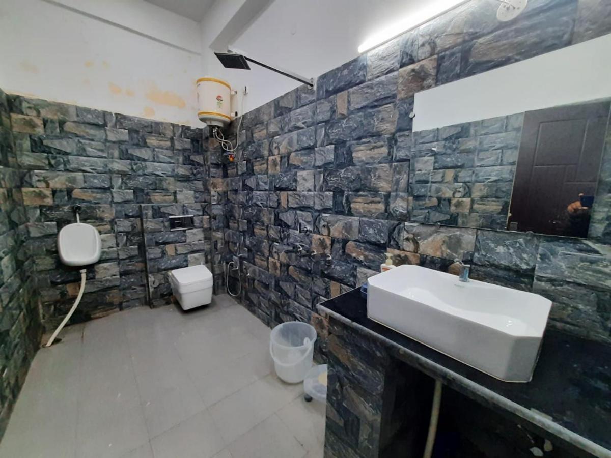 ホテル Ak Residency ハリドワール エクステリア 写真