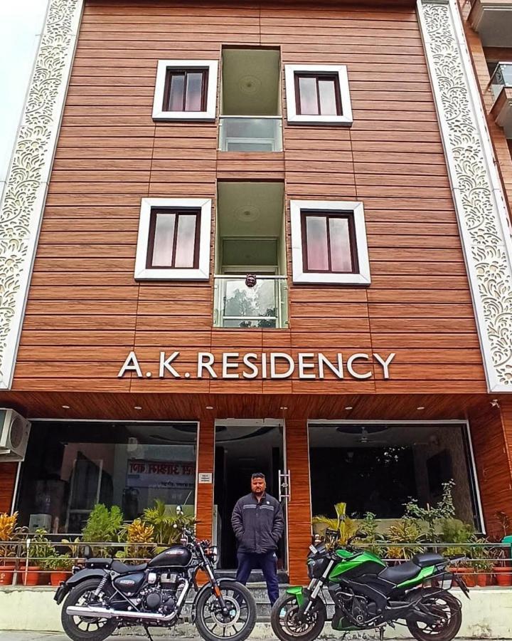 ホテル Ak Residency ハリドワール エクステリア 写真