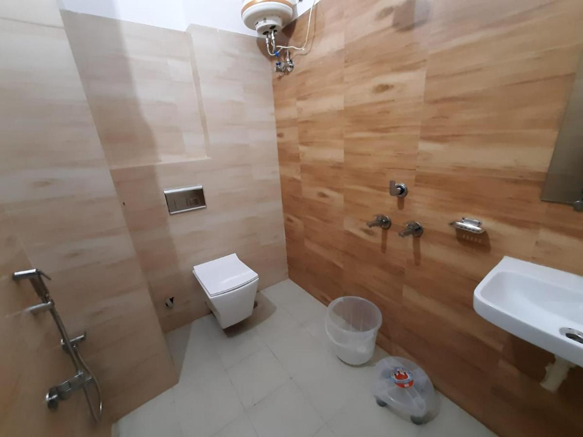 ホテル Ak Residency ハリドワール エクステリア 写真